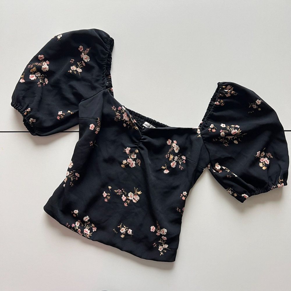 Abercrombie & Fitch Black Floral Puff-Sleeve Blouse